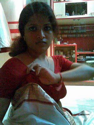 tamil auntys xvideos|Chennai Tamil Hot Aunty Fucked in Office